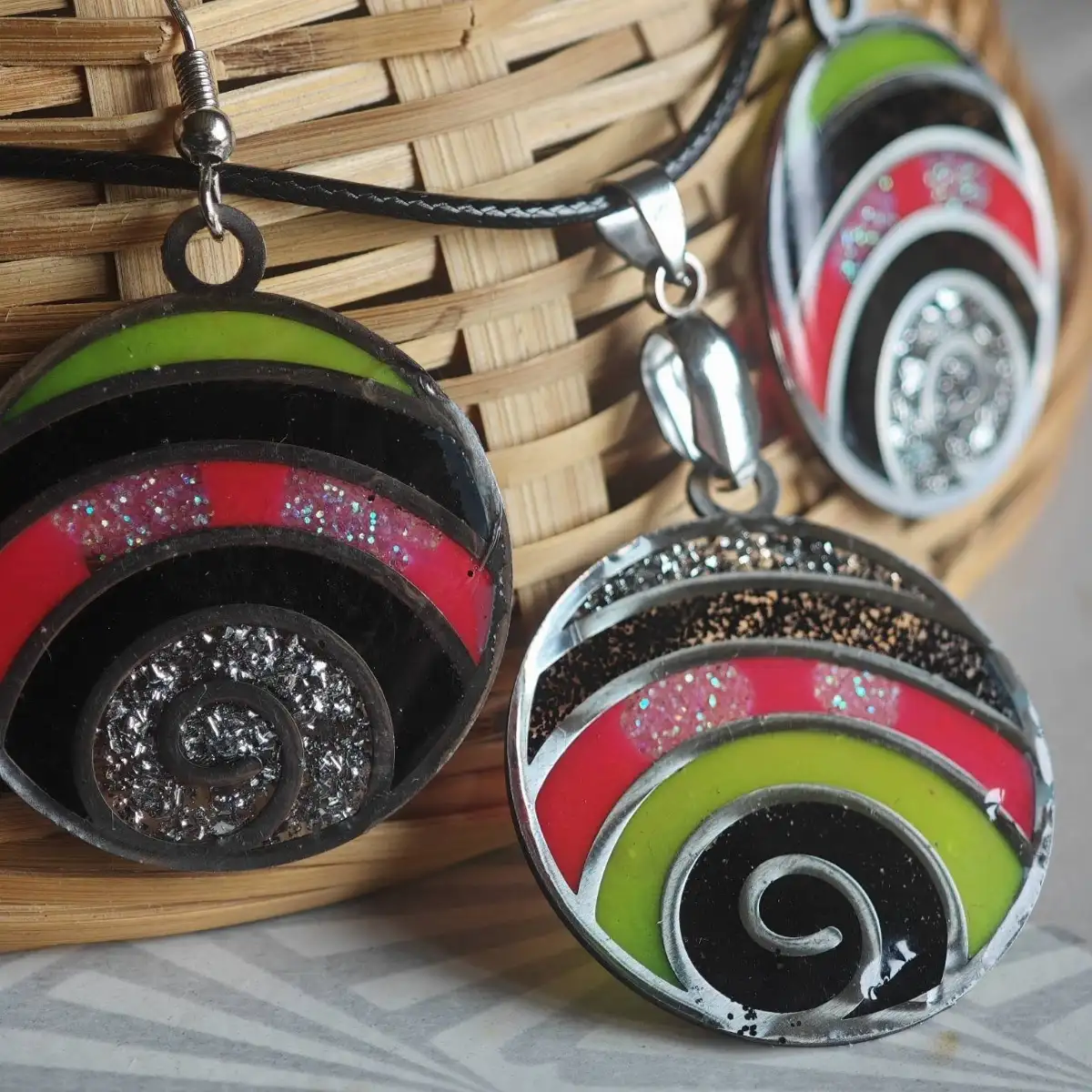 Parure collier et boucle d'oreille